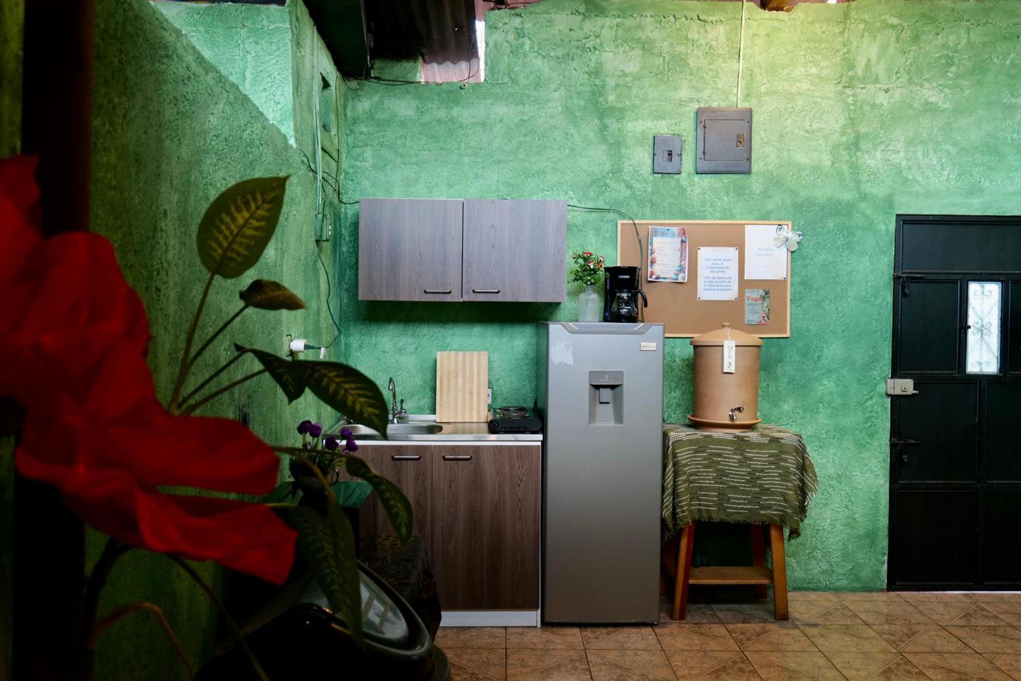 Wonderland Hostel Антигуа-Гватемала Экстерьер фото