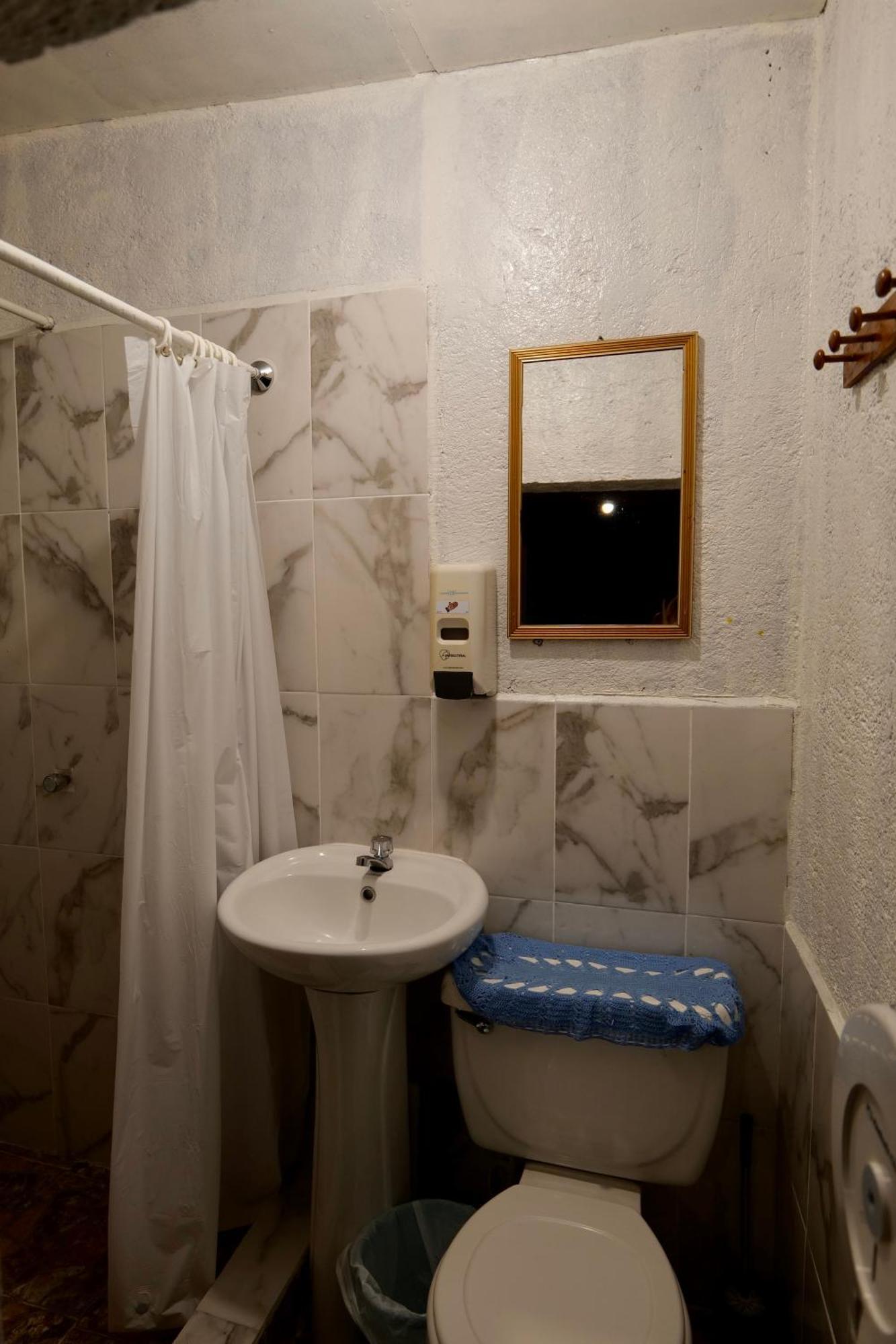 Wonderland Hostel Антигуа-Гватемала Экстерьер фото