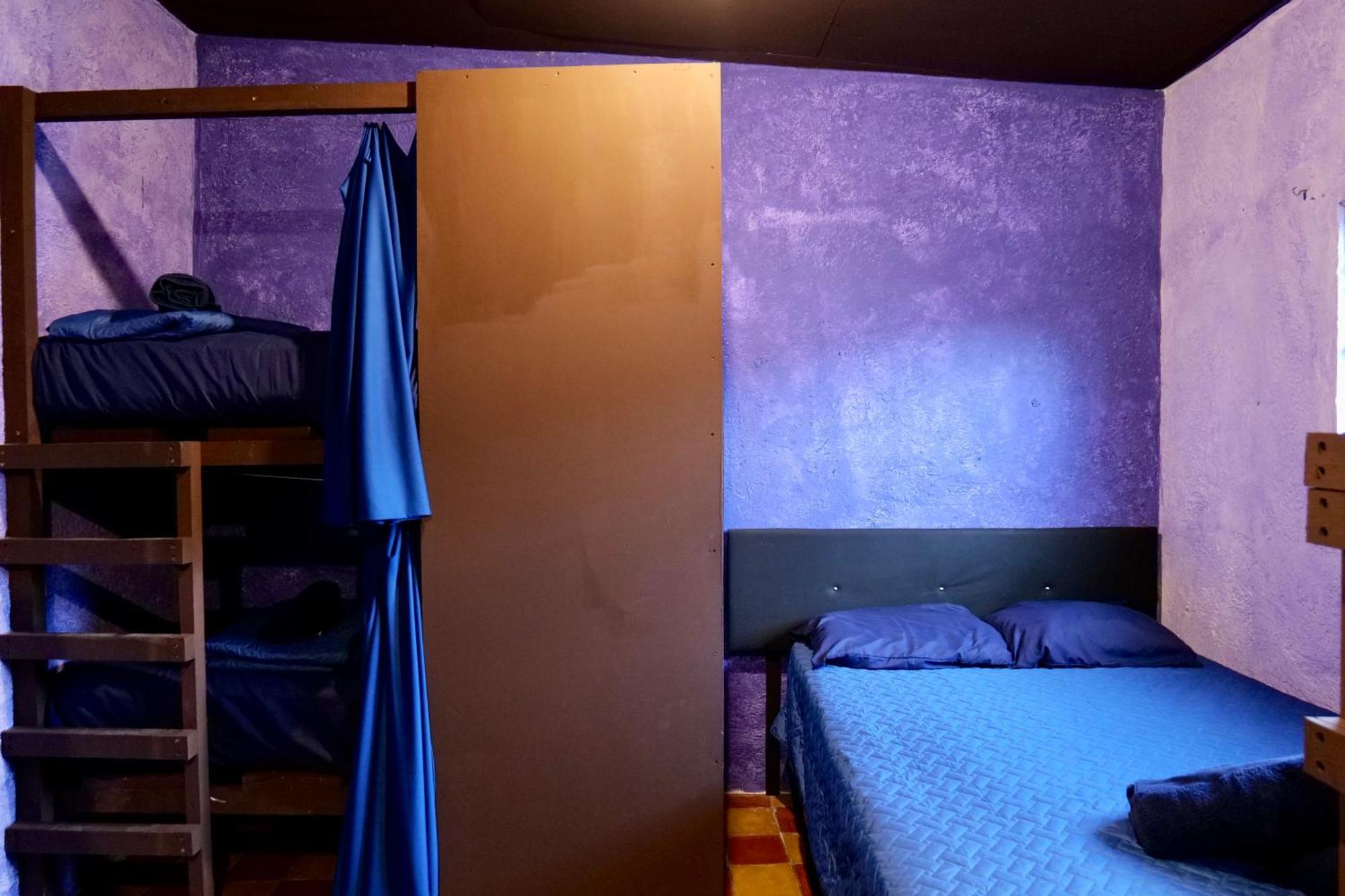 Wonderland Hostel Антигуа-Гватемала Экстерьер фото